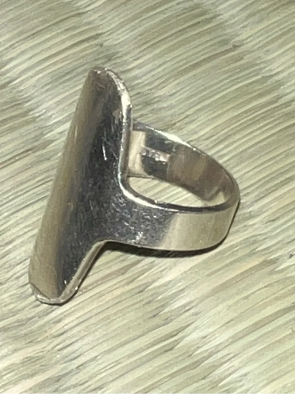 Abstract sterling silver shield ring - Picture 4 of 11